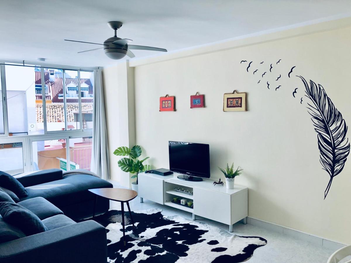 Beautiful Modern Apartment 100M From The Sea ฟูเอนฮิโรลา ภายนอก รูปภาพ
